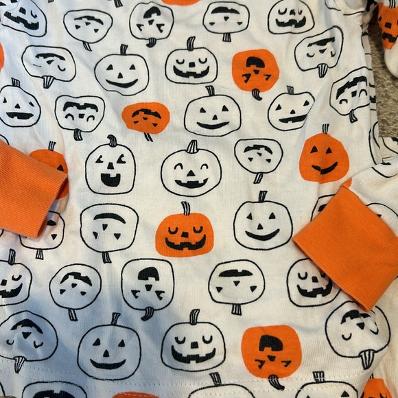 🌟Carters Jack O Lantern PJ set, 2T🌟 - Picture 4 of 8